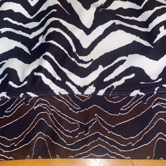 PRISMSPORT Black Zebra Sports Bra - Picture 4 of 4